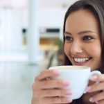 Любители кофе и вина могут сохранить белоснежные зубы